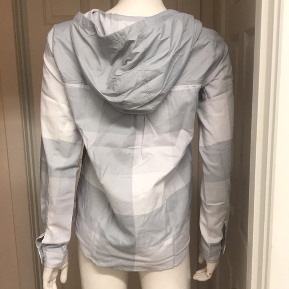 Under Armour Athletic/Athleisure L/S Shirt, NWT! - Picture 6 of 9